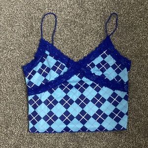 lace design crop top
